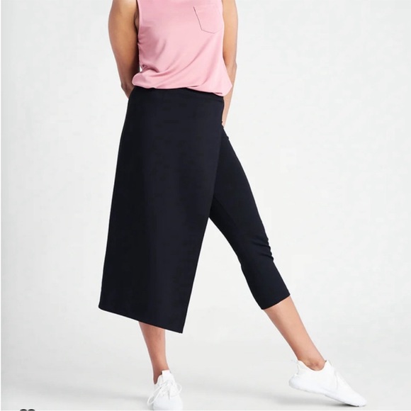 Betabrand Black Ponte Stretch the Sassiest Skirt Overlay Crop Dress Pants MED - Picture 1 of 8